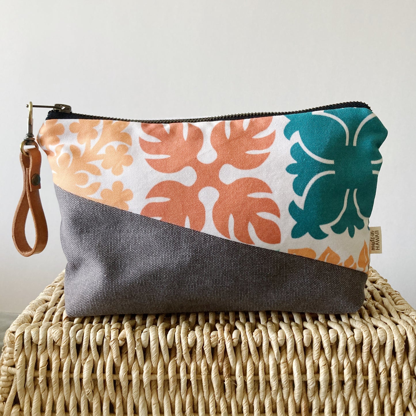 HAWAI'I ARTIST // Diagonal Clutch 004 // Print design by Kapuanani Creations