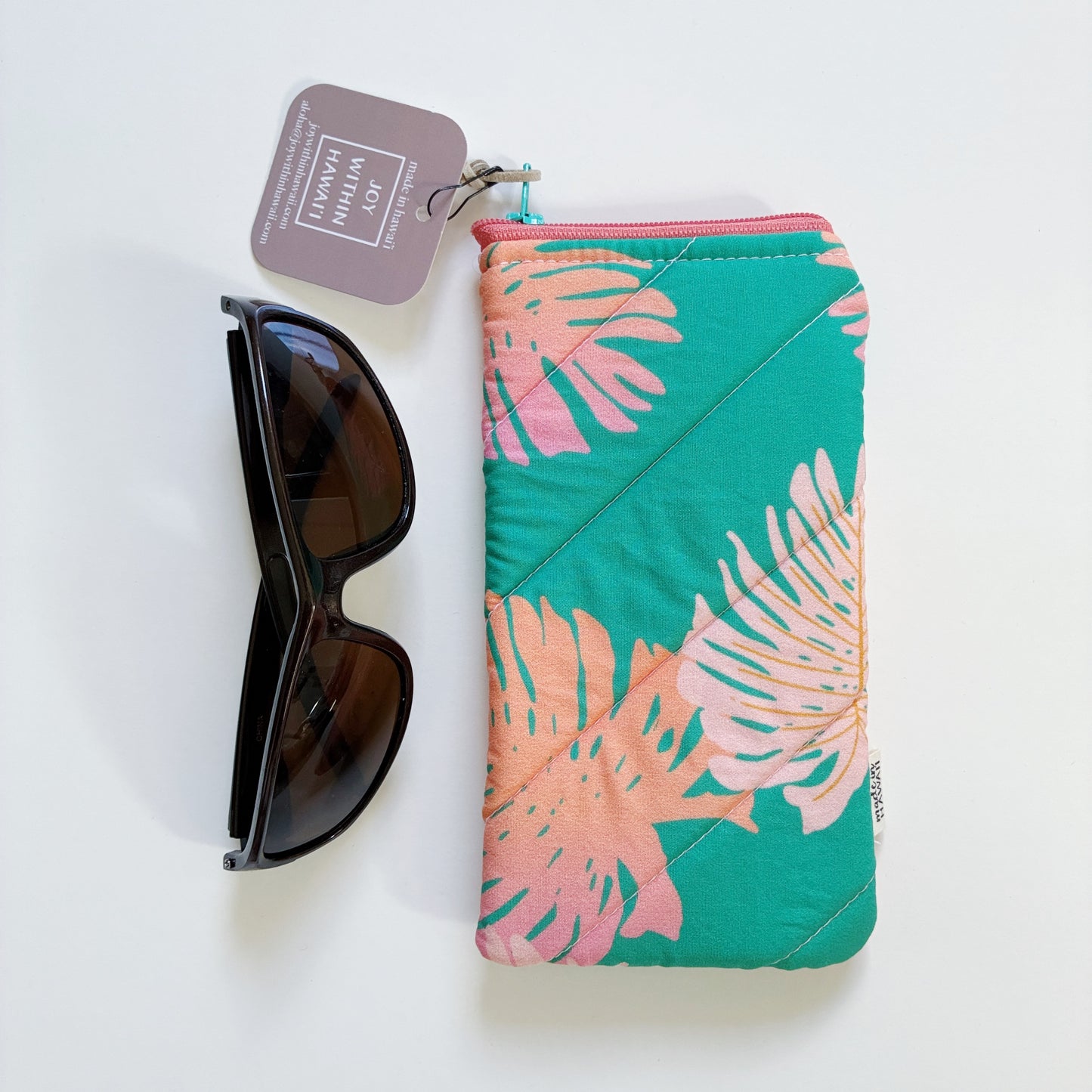 Hawai'i Artist / Sunglass Pouch 003 / Made in Hawaii // Print Design by Kris Wong Design