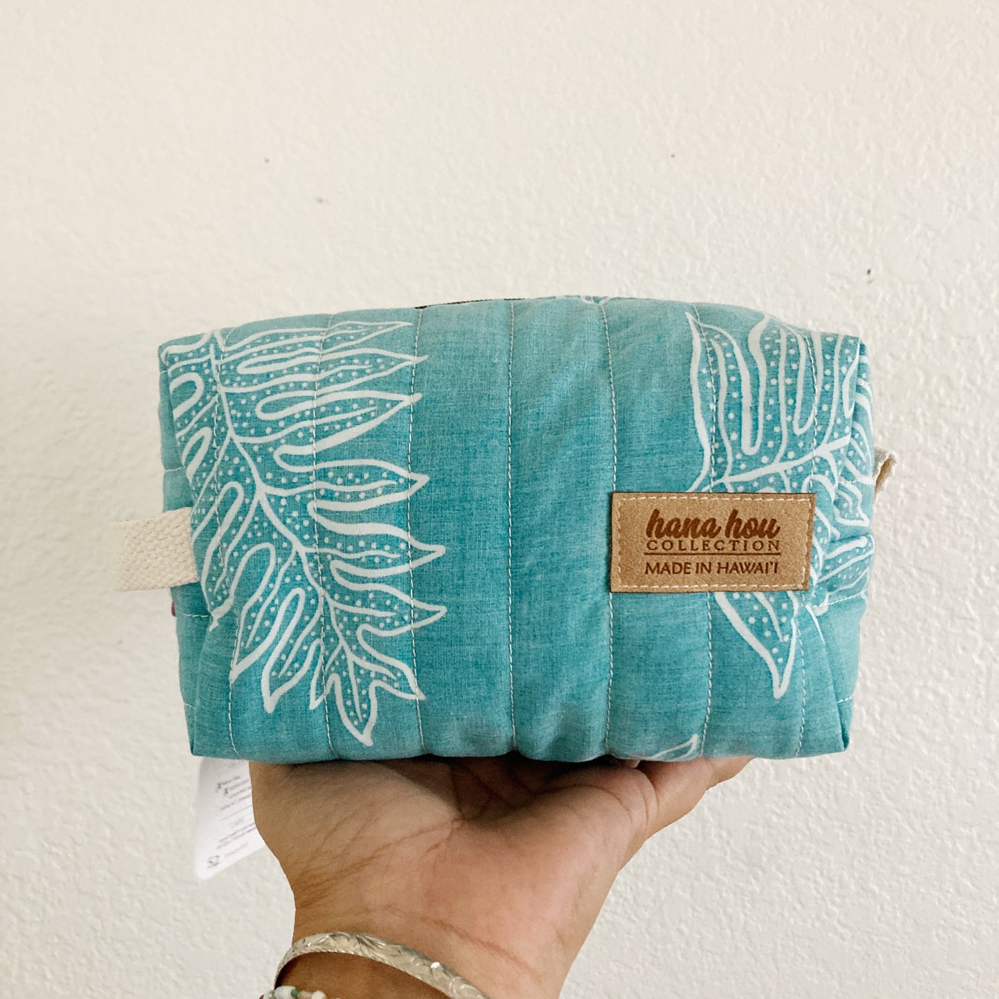 HANA HOU // Travel Boxy 011 // Made in Hawai'i with pre-loved aloha shirt