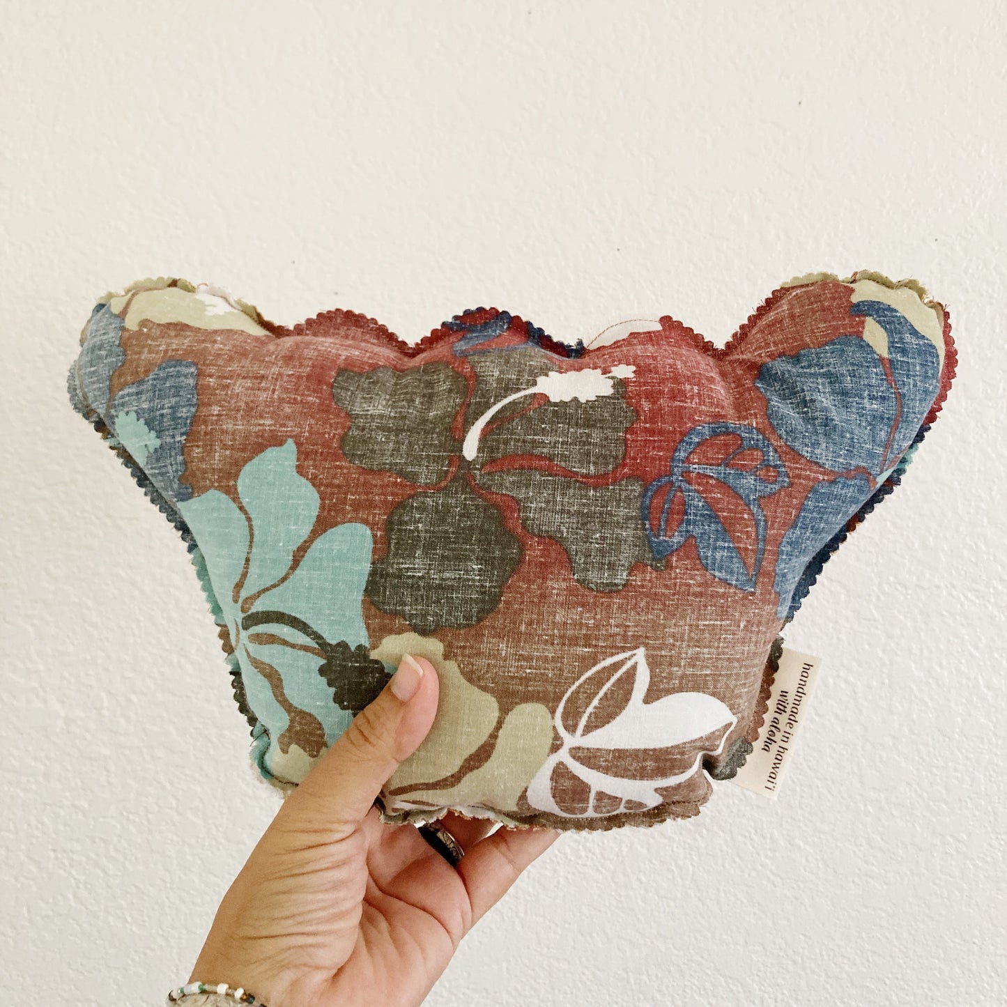HANA HOU // PUFFY SHAKA 020 // Made with pre-loved aloha shirt + palaka