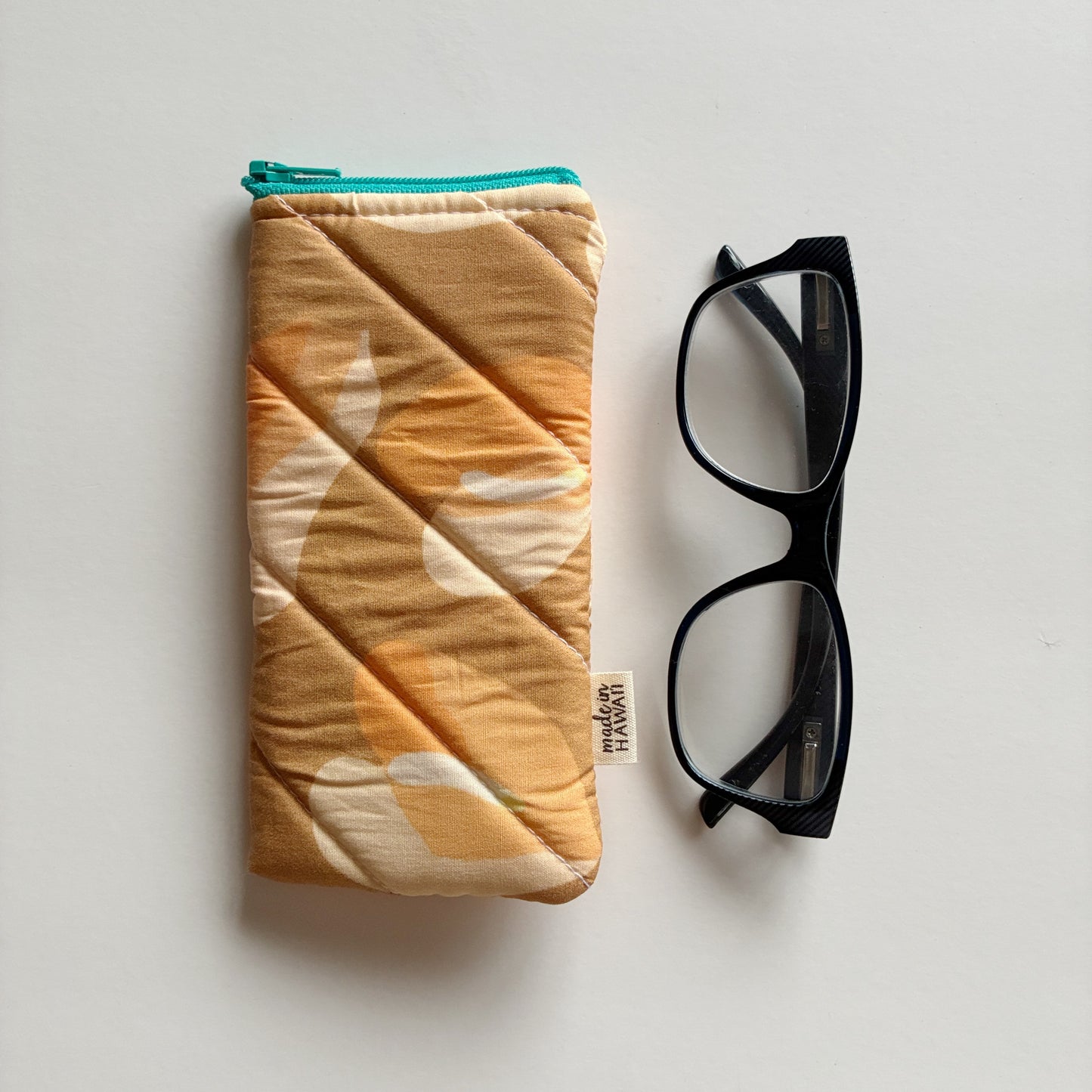 Hawaii Artist / Eyeglass Pouch 007 / Print design by Eternal Summer Hawaii