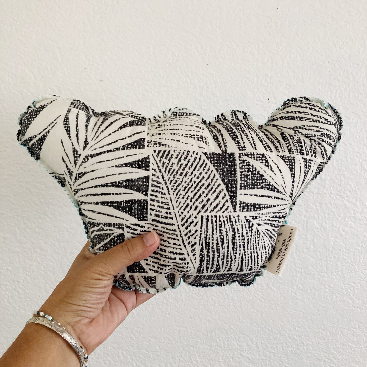 HANA HOU // PUFFY SHAKA 018 // Made with pre-loved aloha shirt + palaka