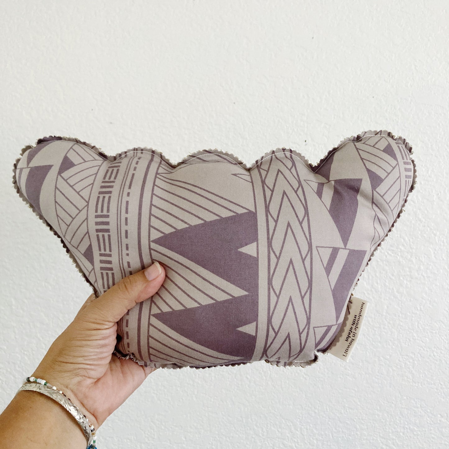 HANA HOU // PUFFY SHAKA 017 // Made with pre-loved aloha shirt + palaka