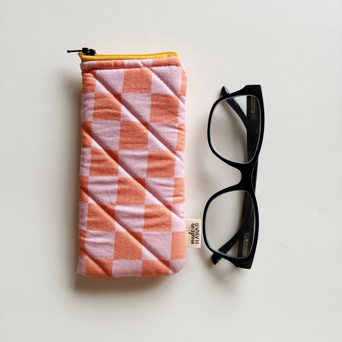 Hawaii Artist / Eyeglass Pouch 006 / Print design by Kris Wong Design