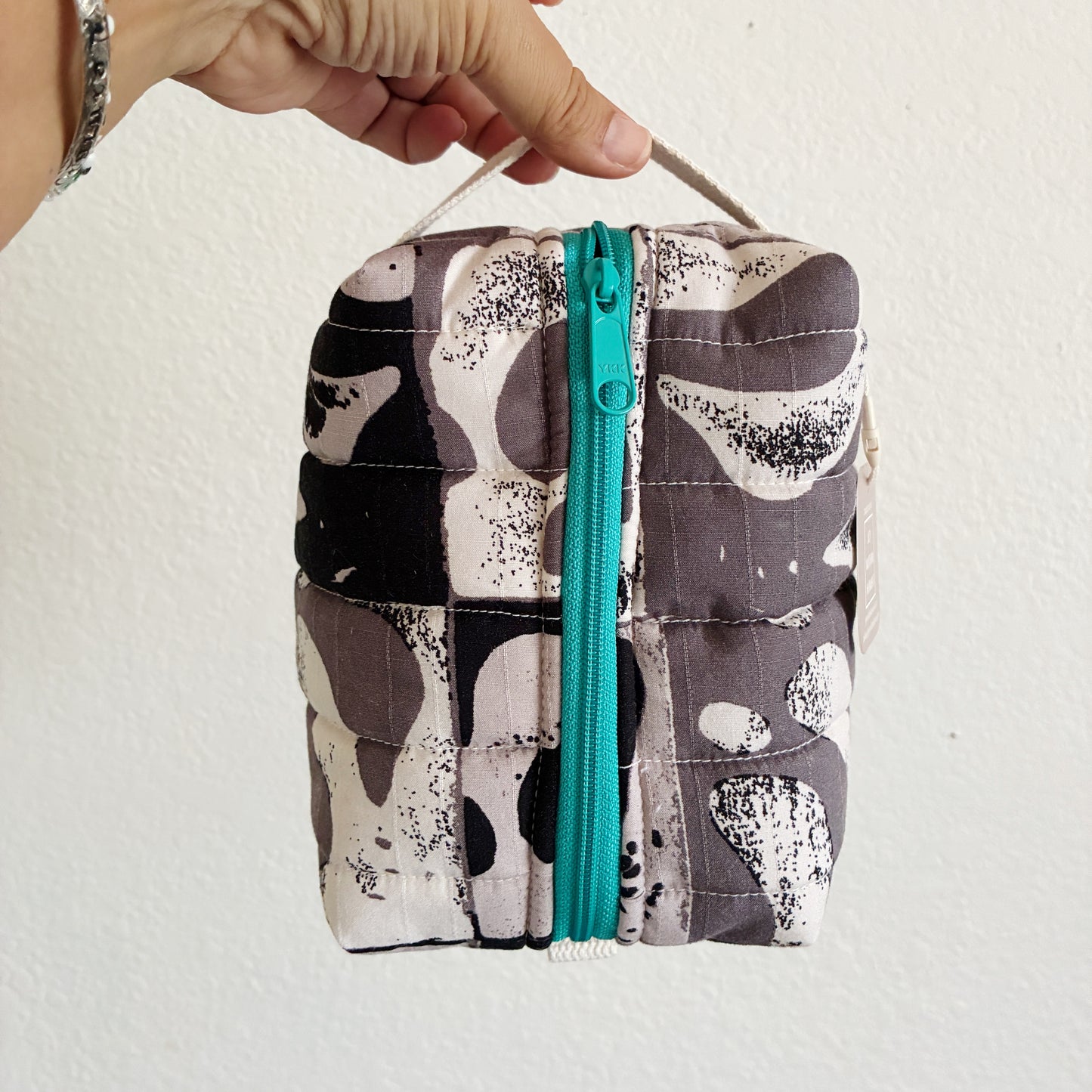 HANA HOU // Travel Boxy 015 // Made in Hawai'i with pre-loved aloha shirt