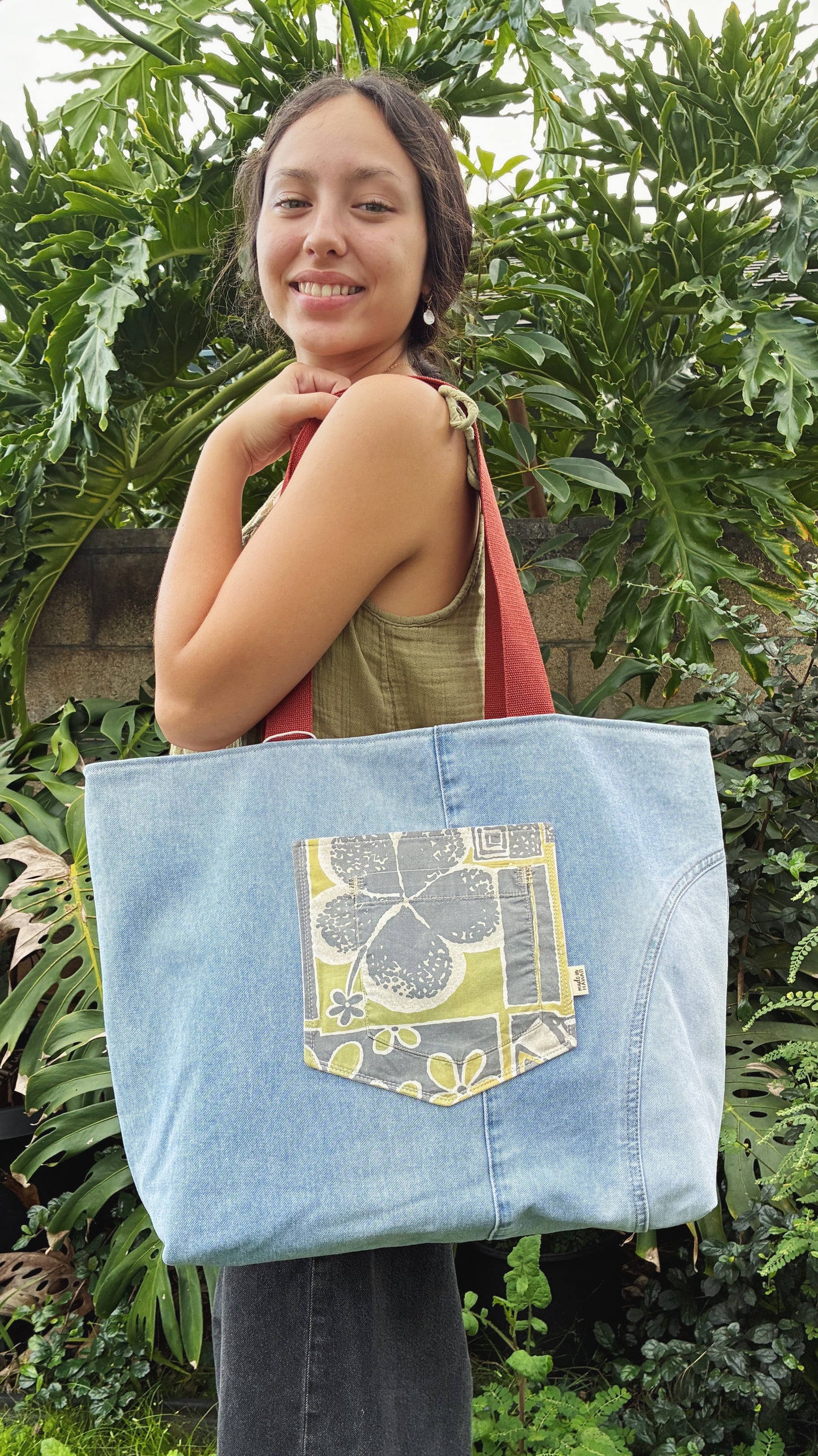 HANA HOU // Denim Pocket Tote 003 // Made in Hawai'i with upcycled fabrics