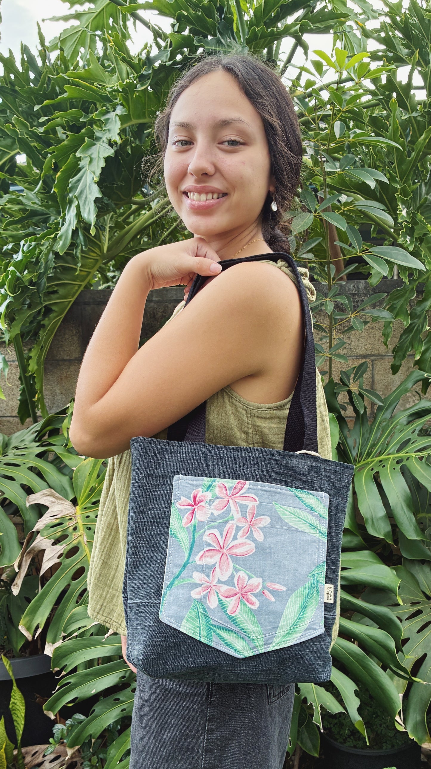 HANA HOU // Denim Pocket Tote 008 // Made in Hawai'i with upcycled fabrics