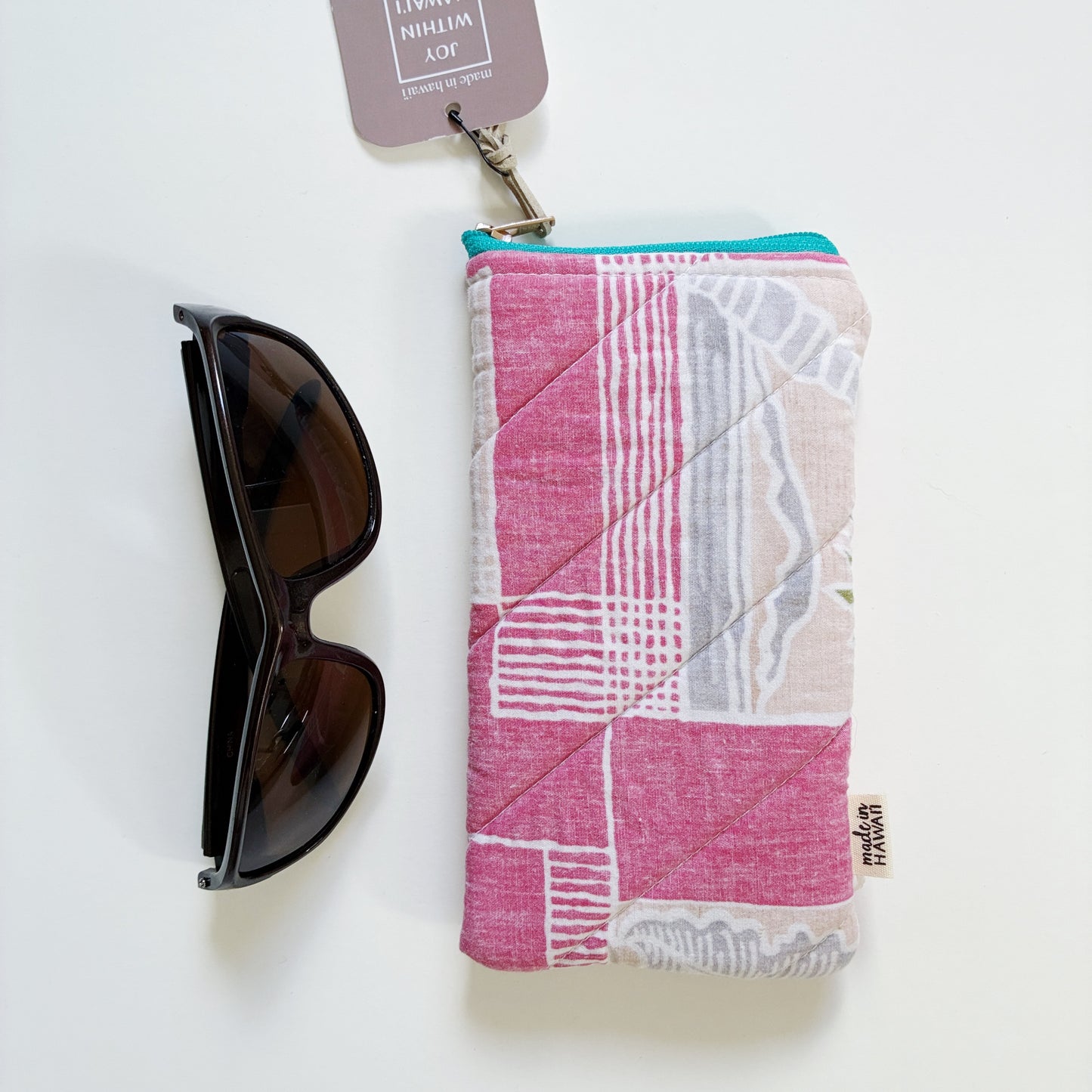 Hana Hou / Sunglass Pouch 006 / Made in Hawaii upcycled fabric