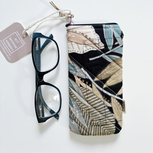 Hana Hou / Eyeglass Pouch 002/ Made in Hawaii with pre-loved aloha shirt