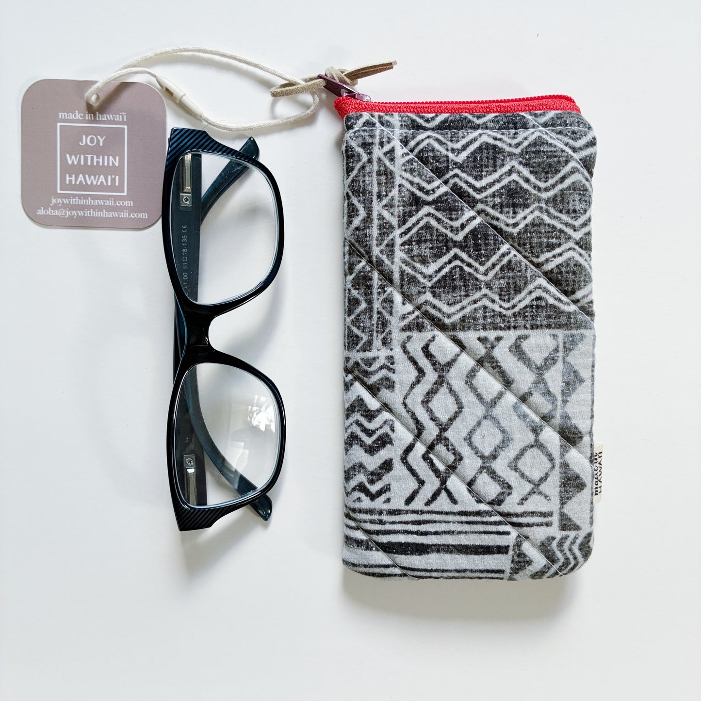 Hana Hou / Eyeglass Pouch 001 / Made in Hawaii with pre-loved aloha shirt