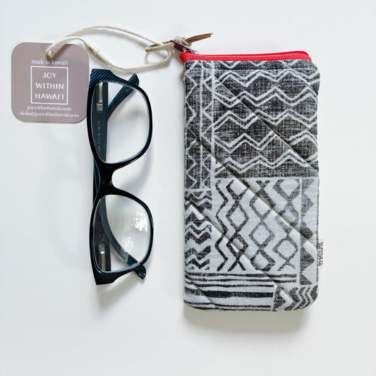 Hana Hou / Eyeglass Pouch 001 / Made in Hawaii with pre-loved aloha shirt