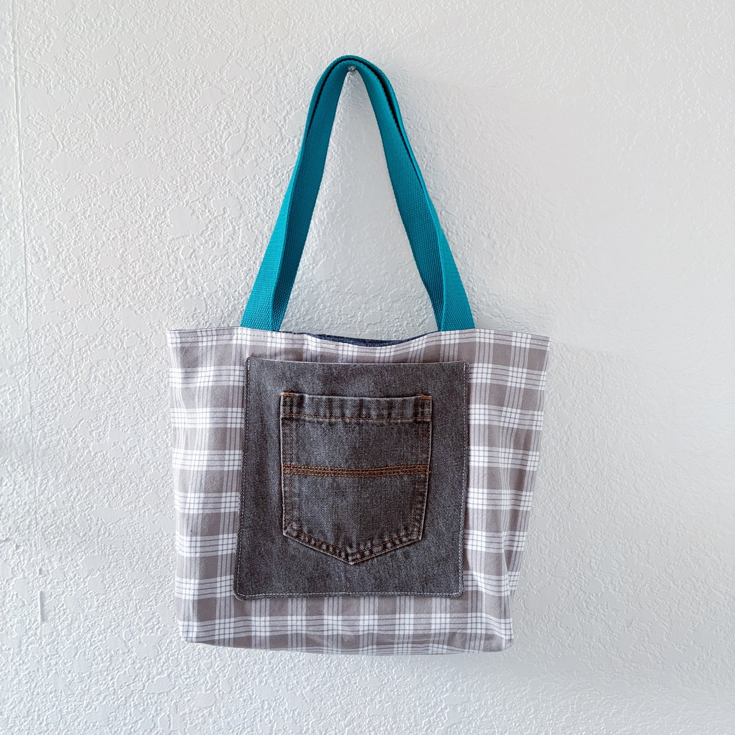 HANA HOU // REVERSIBLE! Denim Pocket Tote 001 // Made in Hawai'i with upcycled fabrics