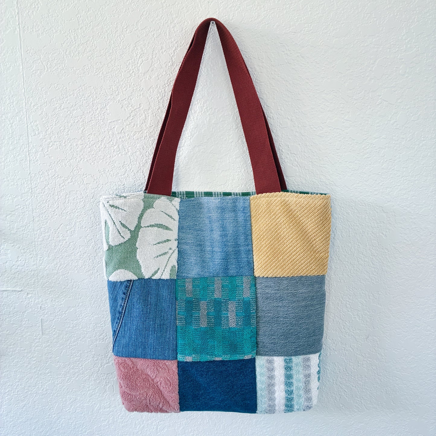 HANA HOU // REVERSIBLE! Patchy Tote 002 // Made with upcycled fabrics
