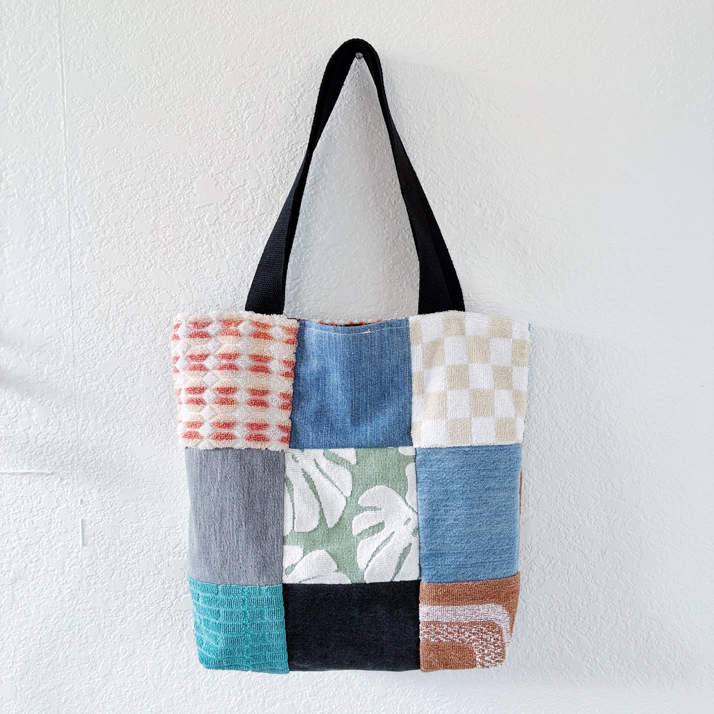 HANA HOU // REVERSIBLE! Patchy Tote 004 // Made with upcycled fabrics