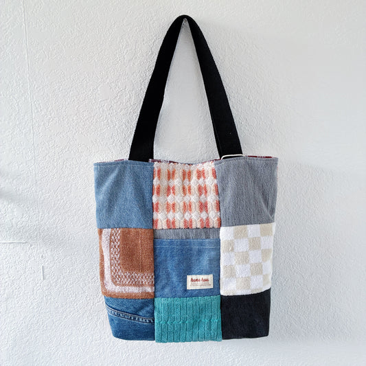 HANA HOU // REVERSIBLE! Patchy Tote 004 // Made with upcycled fabrics