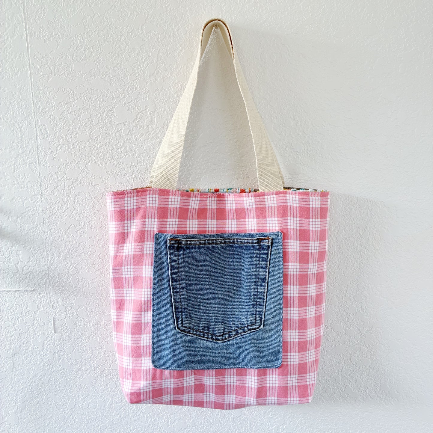 HANA HOU // REVERSIBLE! Patchy Tote 001 // Made with upcycled fabrics