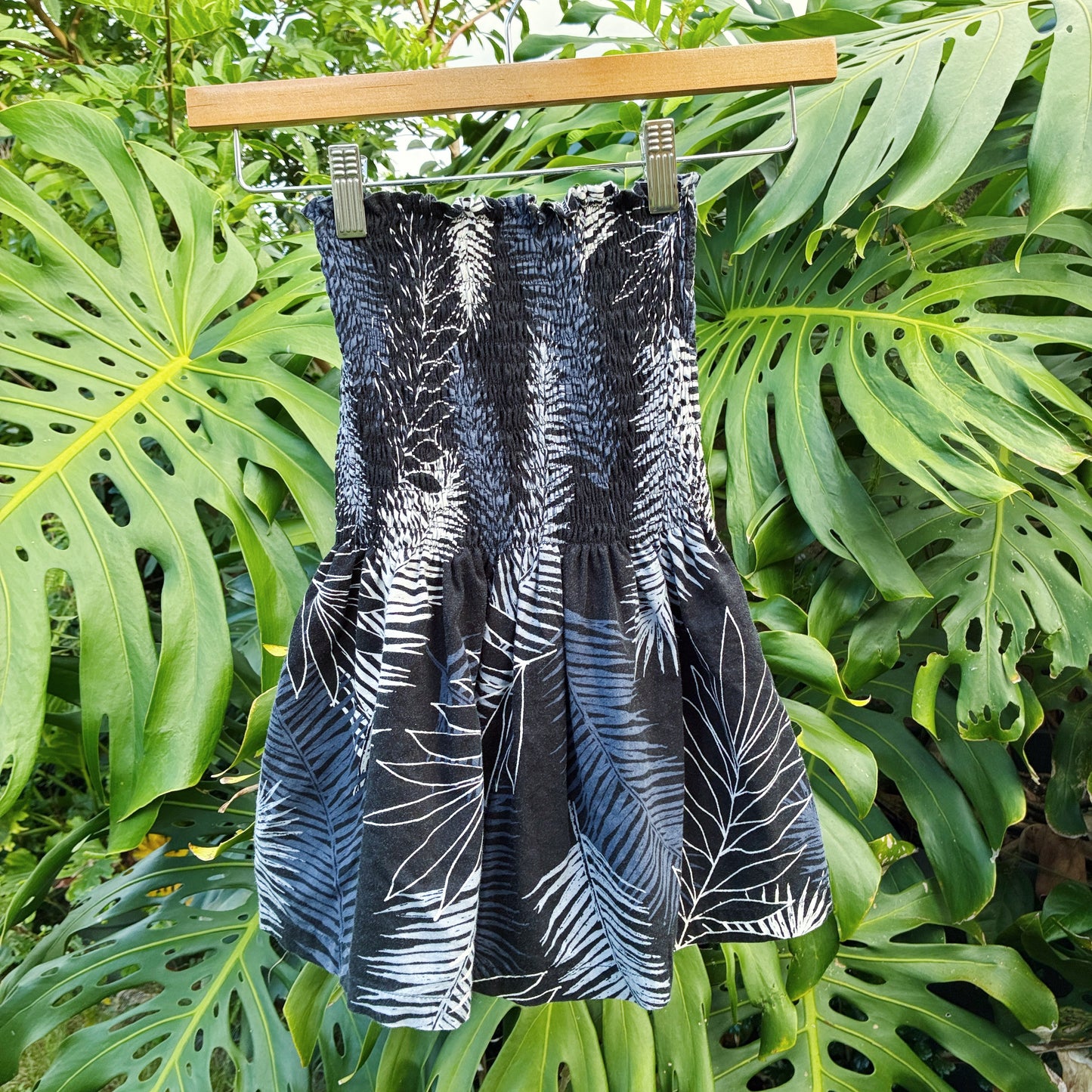 HANA HOU // Ka'ina Top 004 // Made in Hawai'i with pre-loved aloha shirt