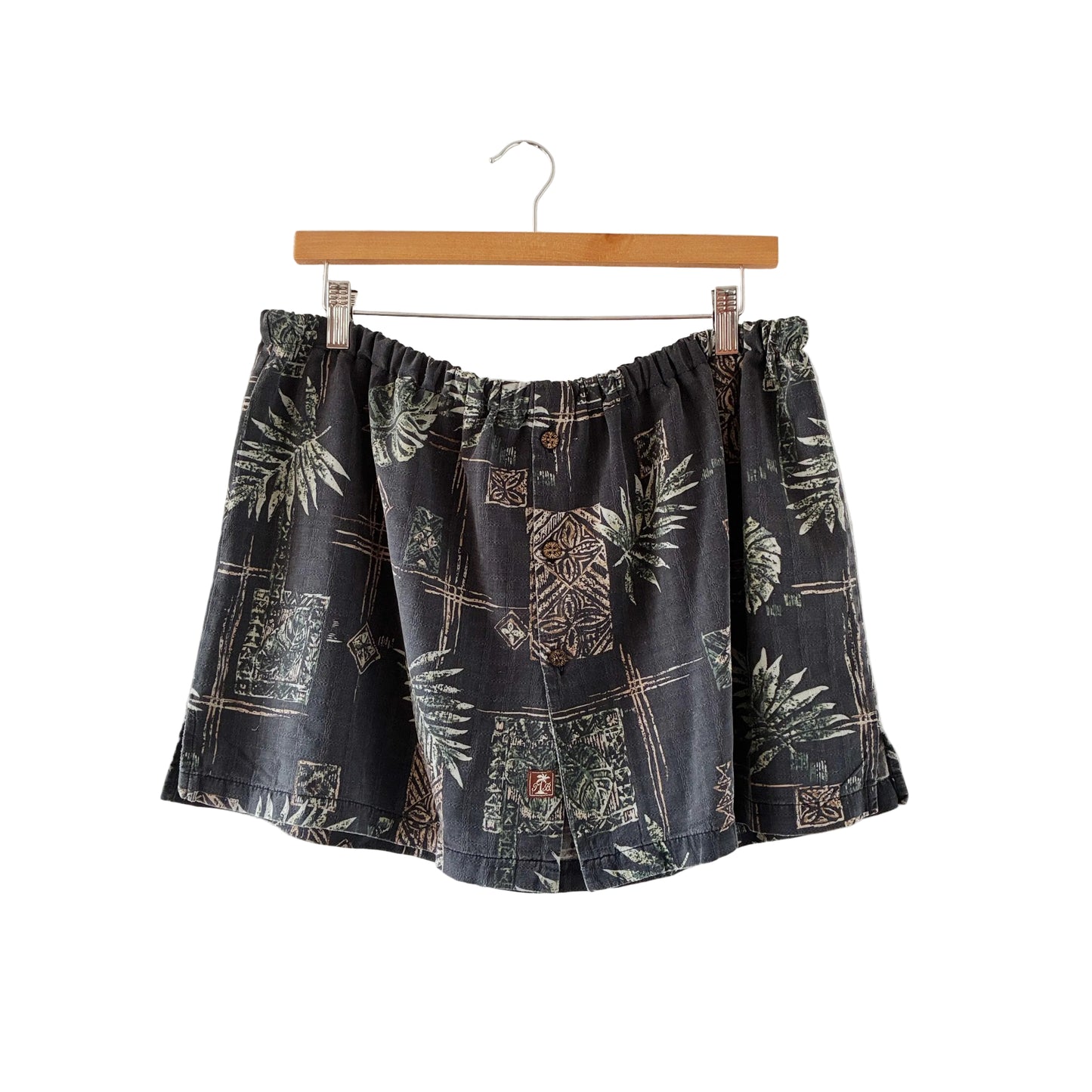 HANA HOU // Coco Top 049 // Made in Hawai'i with mens size XL pre-loved aloha shirt