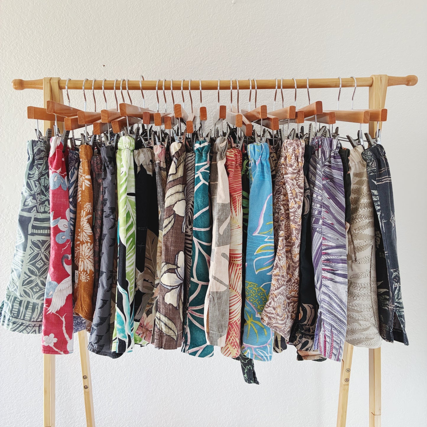 HANA HOU // Coco Top 036 // Made in Hawai'i with mens size M pre-loved aloha shirt