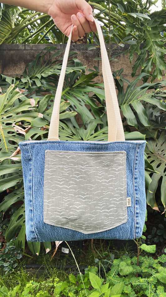 HANA HOU // Denim Pocket Tote 001 // Made in Hawai'i with upcycled fabrics
