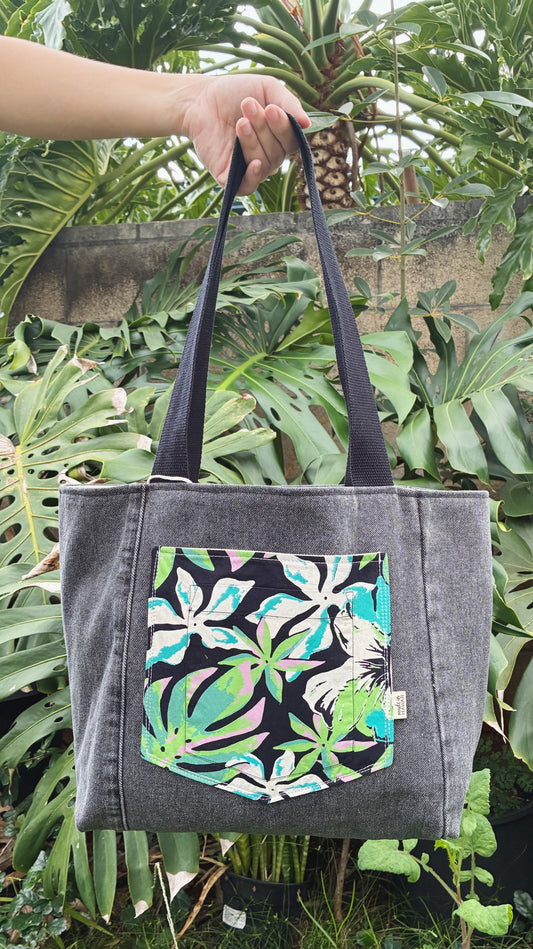 HANA HOU // Denim Pocket Tote 011 // Made in Hawai'i with upcycled fabrics
