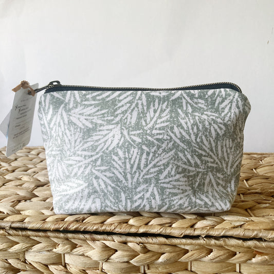 Hana Hou // Jumbo Pencil Pouch 001 // Made in Hawaii with pre-loved aloha shirt