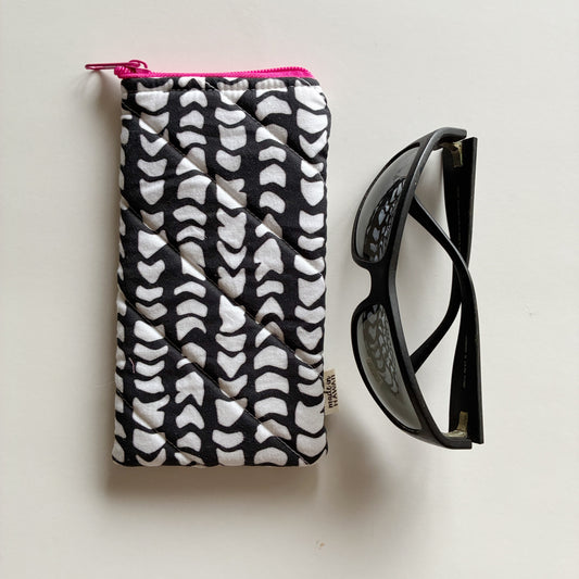 Hawai'i Artist  / Sunglass Pouch 004 / Made in Hawaii // Print Design by Hinu Rise