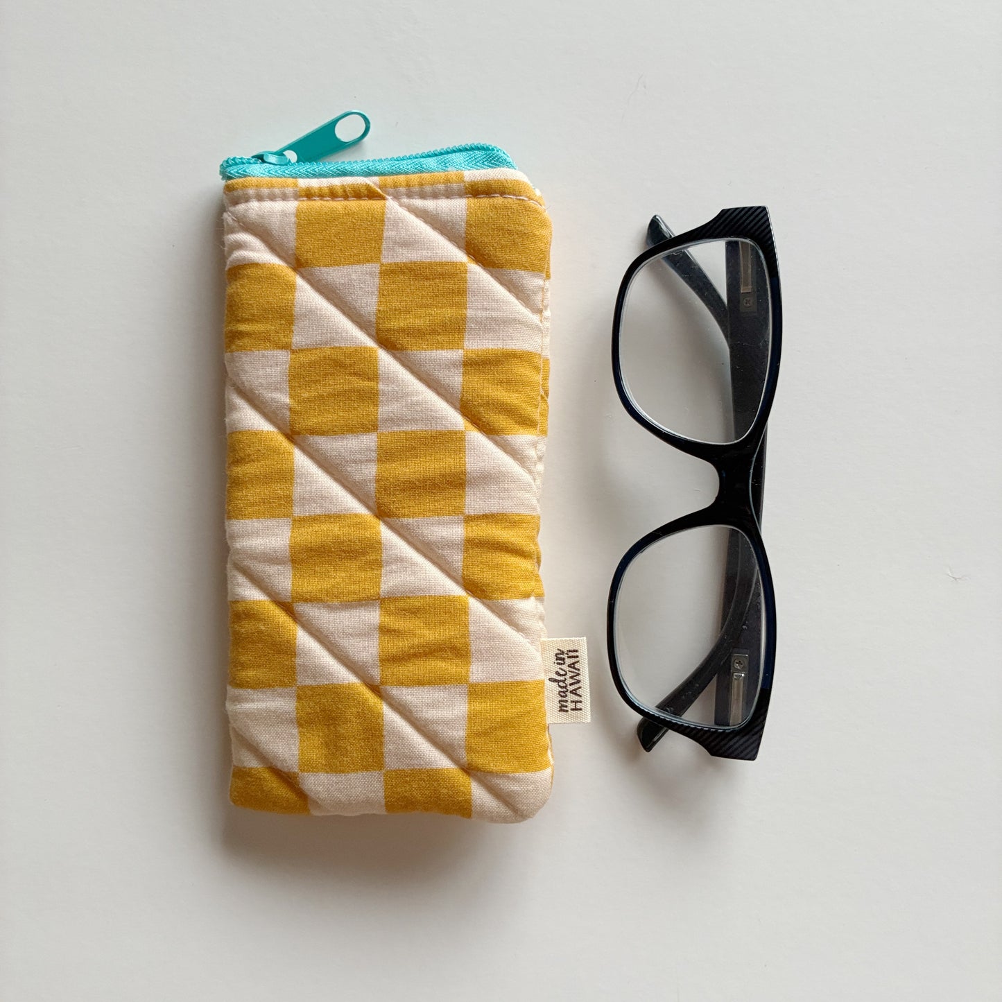 Hawaii Artist / Eyeglass Pouch 008 / Print design by Kris Wong Design