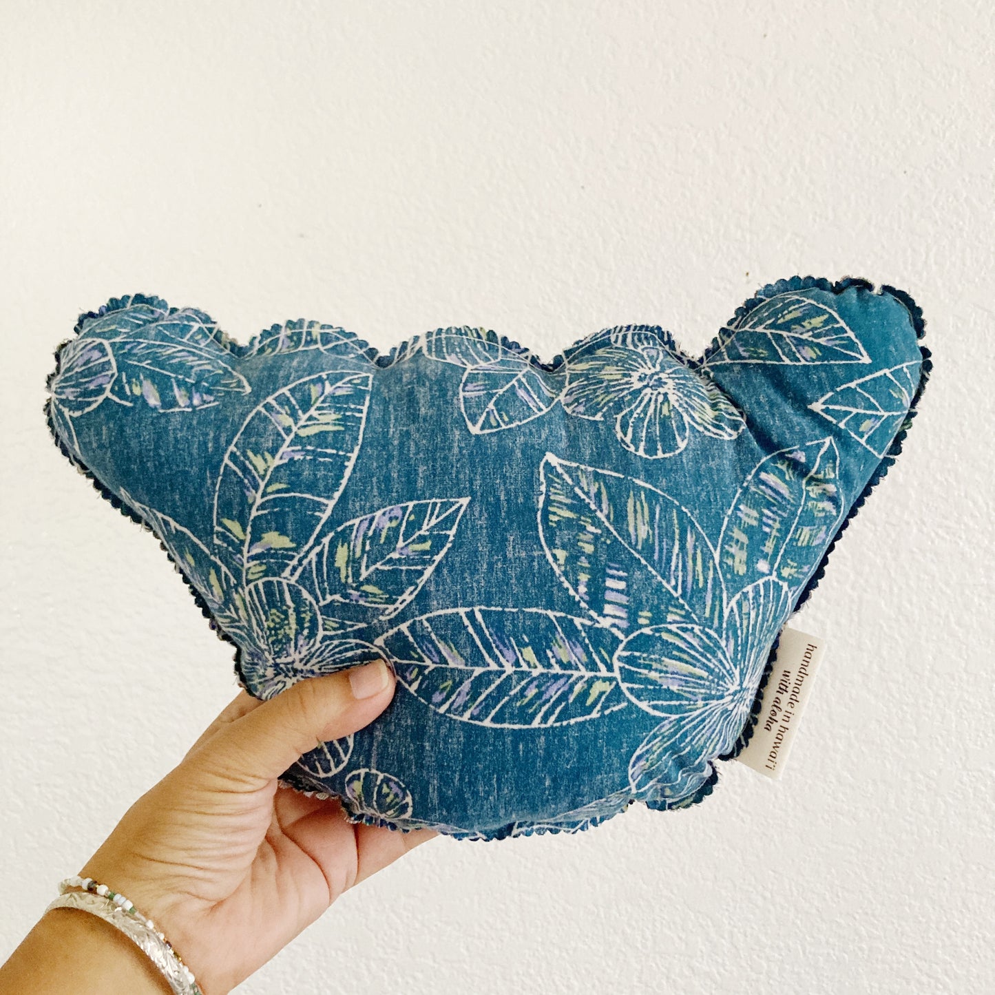 HANA HOU //  PUFFY SHAKA 0016 // Made with pre-loved aloha shirt + palaka