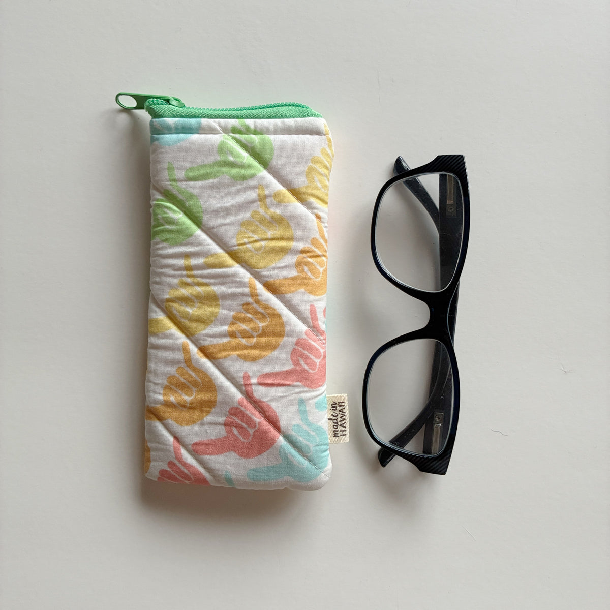 Hawaii Artist / Eyeglass Pouch 009 / Print design by Eternal Summer Hawaii