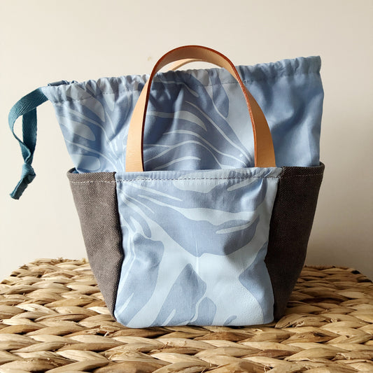 HAWAI'I ARTIST // MINI BOX TOTE 002 // Print design by Sig Zane Designs