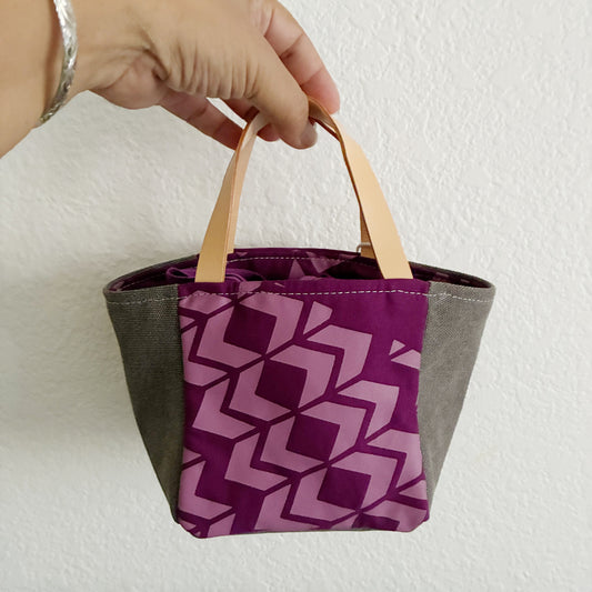 HAWAI'I ARTIST // MINI BOX TOTE 003 // Print design by Sig Zane Designs
