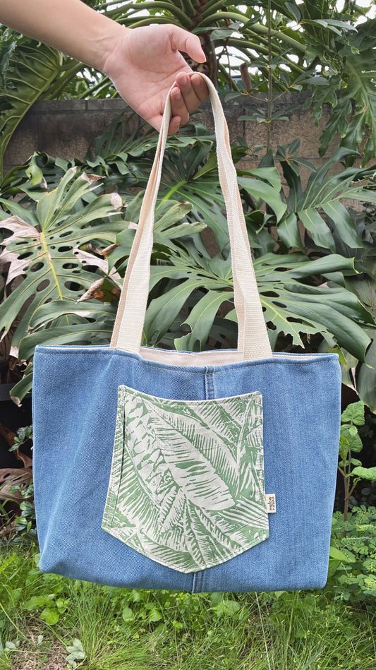 HANA HOU // Denim Pocket Tote 005 // Made in Hawai'i with upcycled fabrics