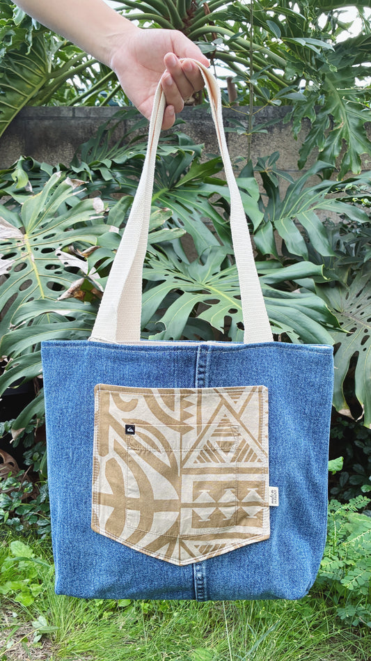 HANA HOU // Denim Pocket Tote 010 // Made in Hawai'i with upcycled fabrics