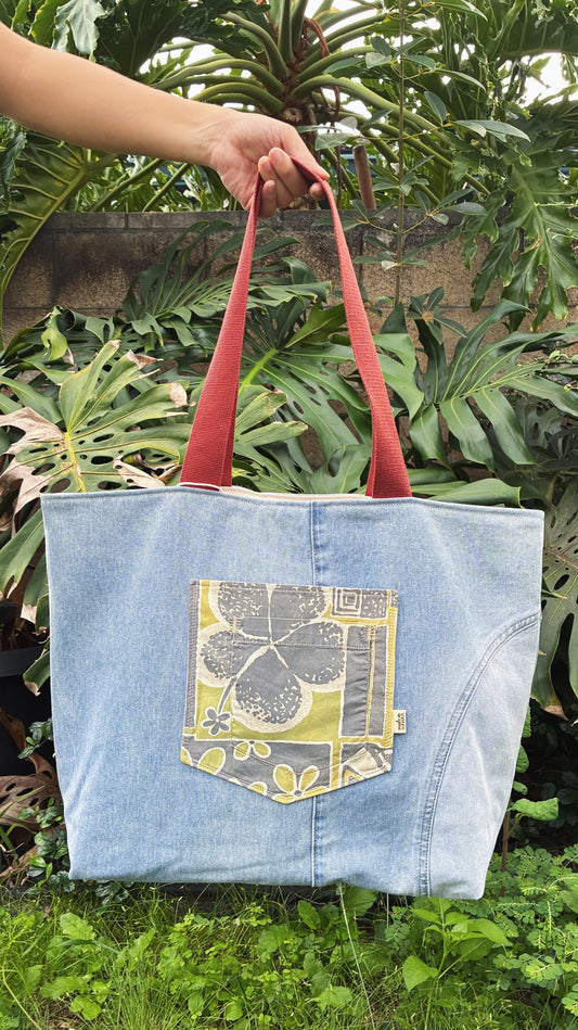 HANA HOU // Denim Pocket Tote 003 // Made in Hawai'i with upcycled fabrics