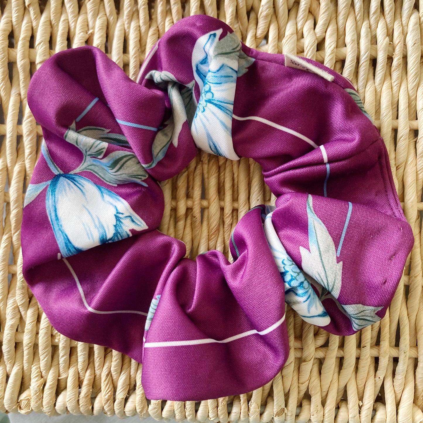 Hana Hou // SCRUNCHIE 003 // Made in Hawaii with upcycled fabrics