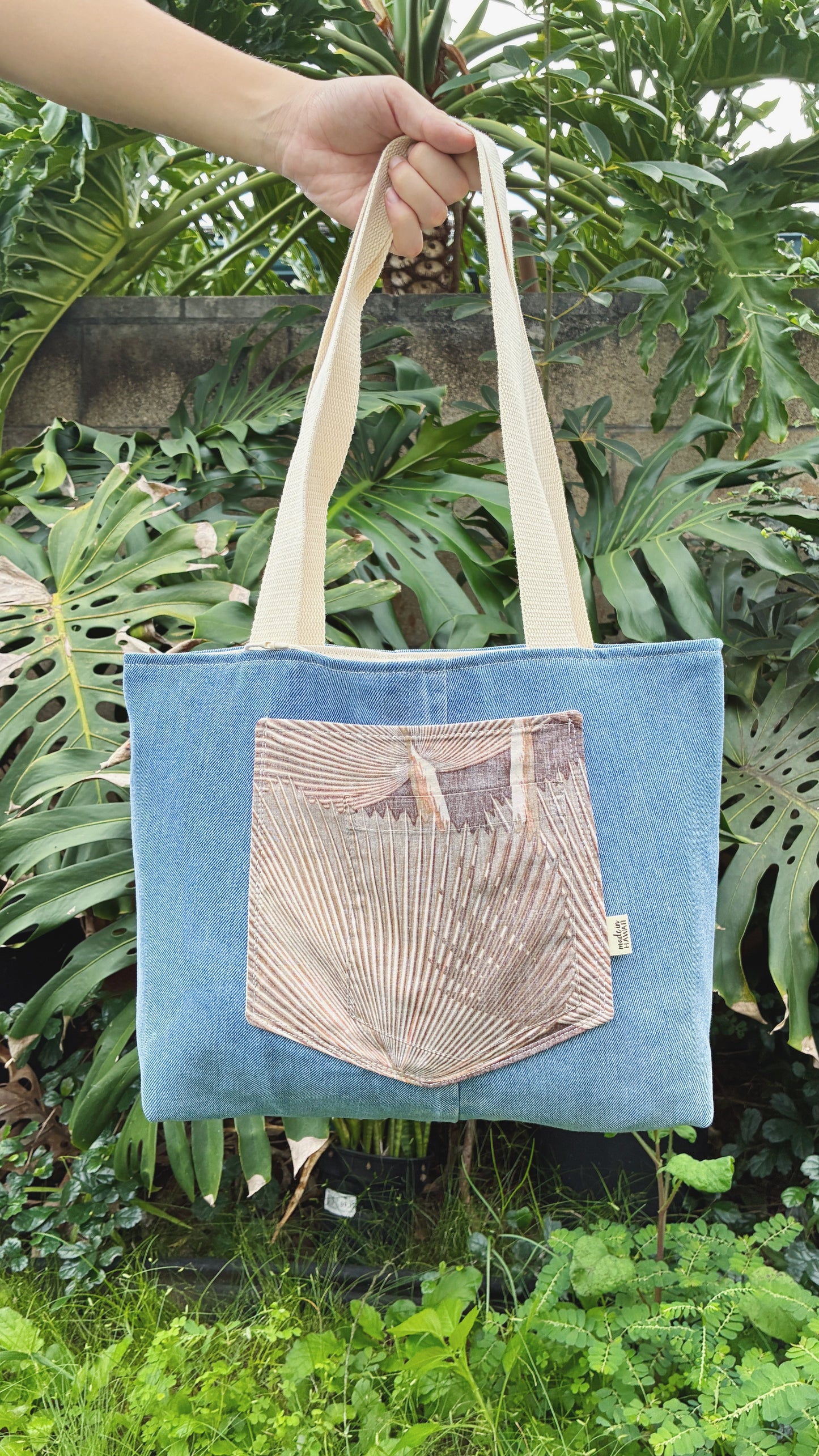 HANA HOU // Denim Pocket Tote 009 // Made in Hawai'i with upcycled fabrics