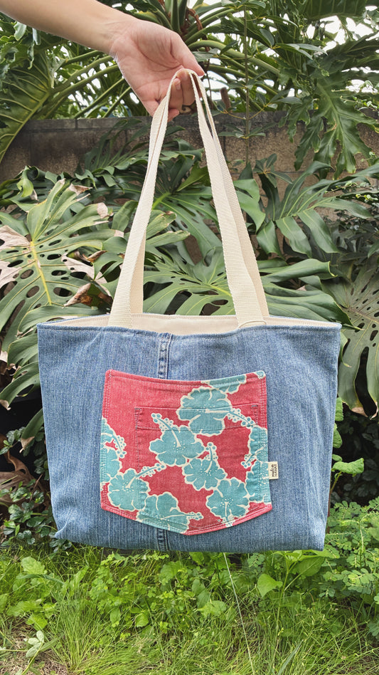 HANA HOU // Denim Pocket Tote 002 // Made in Hawai'i with upcycled fabrics