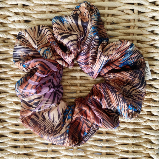 Hana Hou // SCRUNCHIE 006 // Made in Hawaii with upcycled fabrics