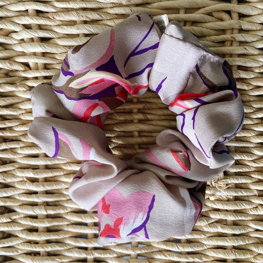 Hana Hou // SCRUNCHIE 004 // Made in Hawaii with upcycled fabrics