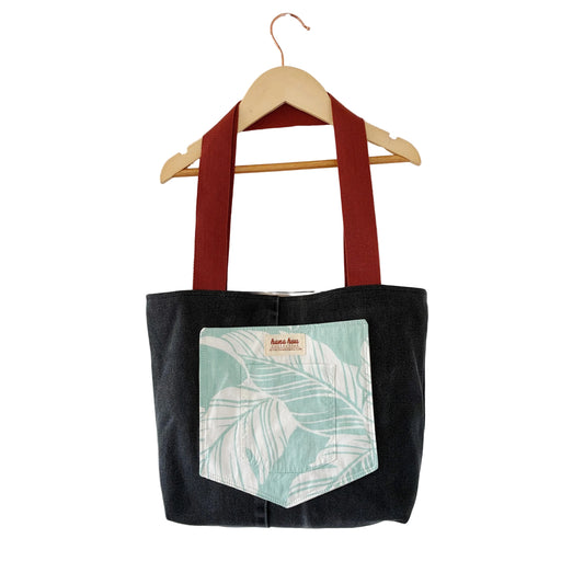 HANA HOU // Denim Pocket Tote 003 // Made in Hawai'i with upcycled fabrics