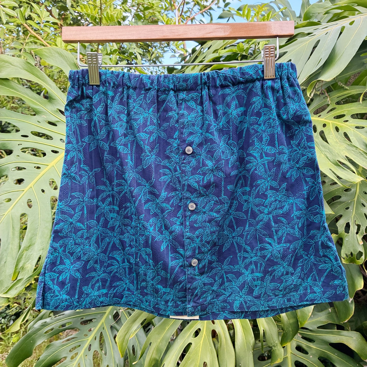 HANA HOU // Coco Top 007 // Made in Hawai'i with pre-loved aloha shirt