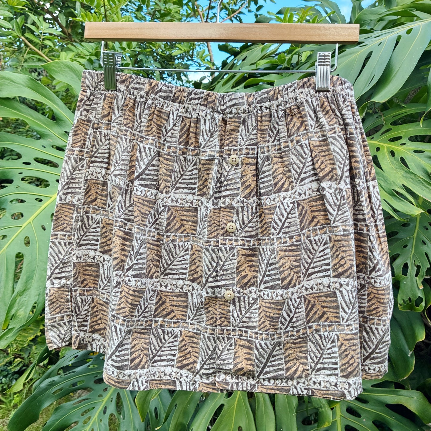 HANA HOU // Coco Top 019 // Made in Hawai'i with pre-loved aloha shirt