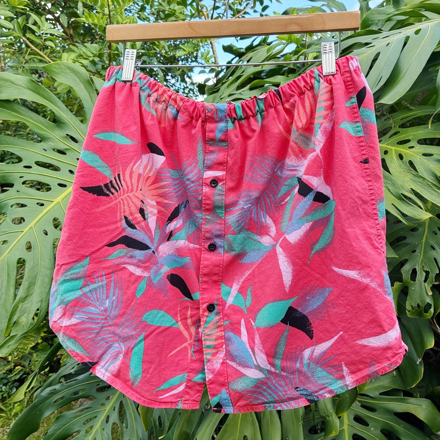 HANA HOU // Coco Top 010 // Made in Hawai'i with pre-loved aloha shirt