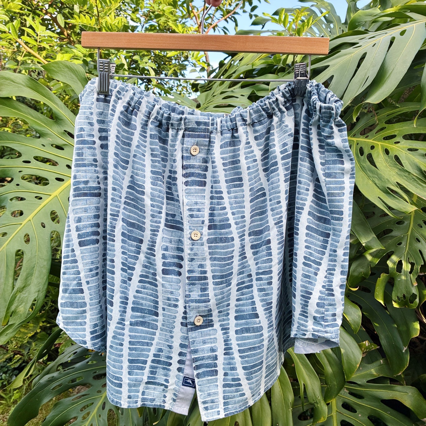 HANA HOU // Coco Top 025 // Made in Hawai'i with pre-loved aloha shirt