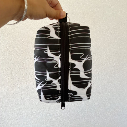 HAWAI'I ARTIST // Medium Travel Boxy 005 // Made in Hawai'i // Print Design by Pipilioe