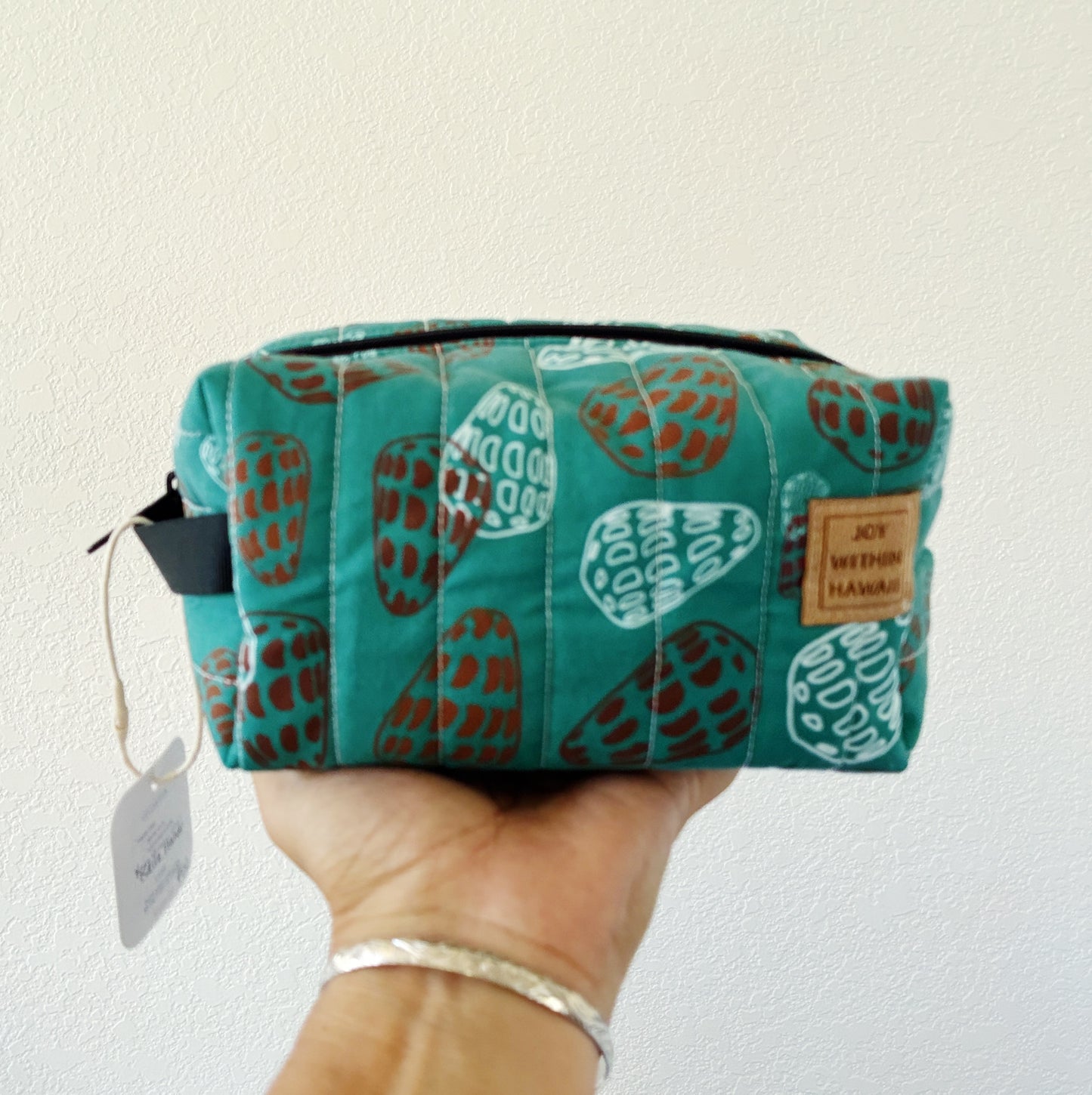HAWAI'I ARTIST // Medium Travel Boxy 002 // Made in Hawai'i // Print Design by Kaila Hawaii