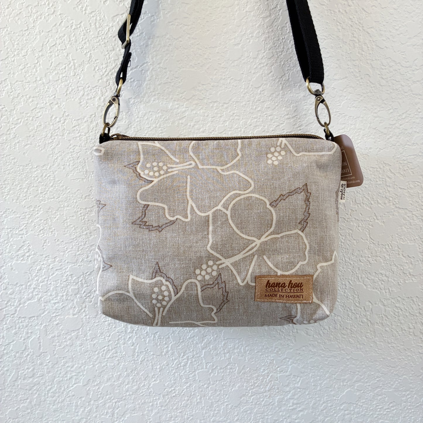 HANA HOU // Small Crossbody 005 // Made in Hawaii with pre-loved aloha shirt