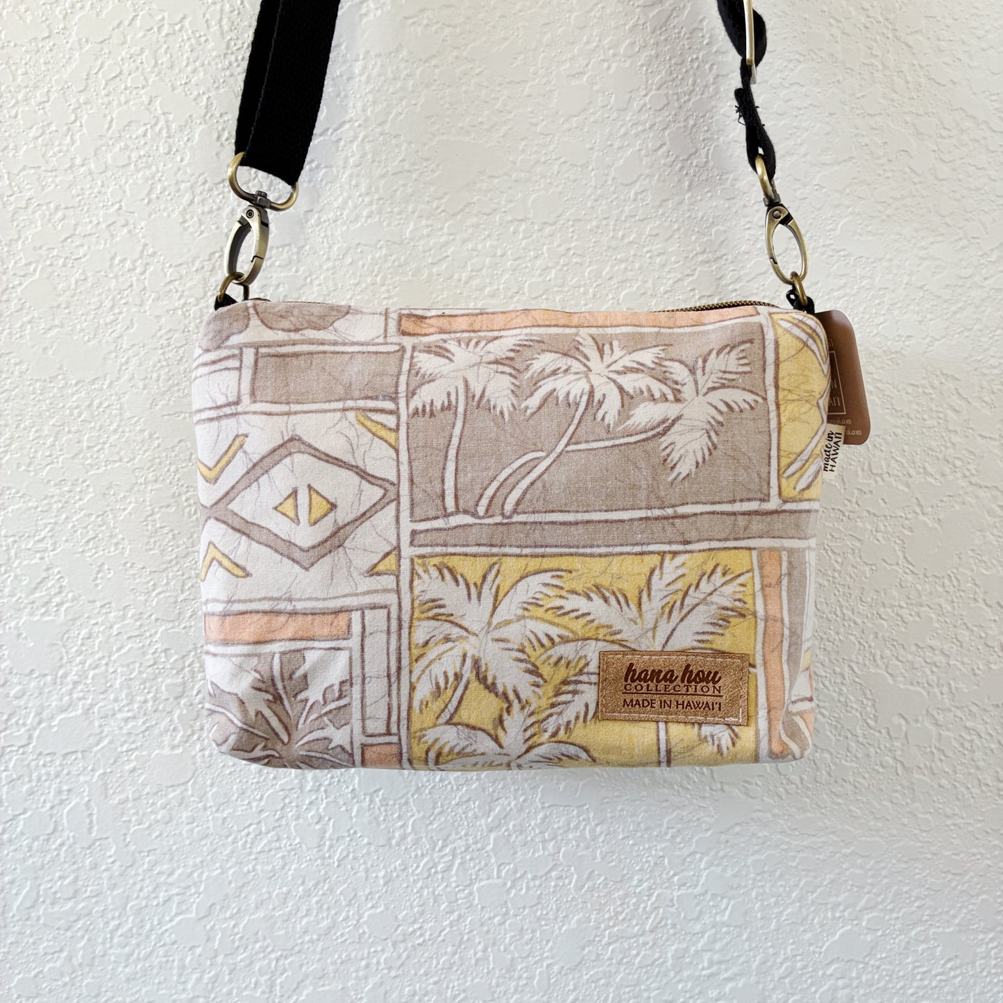 HANA HOU // Small Crossbody 007 // Made in Hawaii with pre-loved aloha shirt